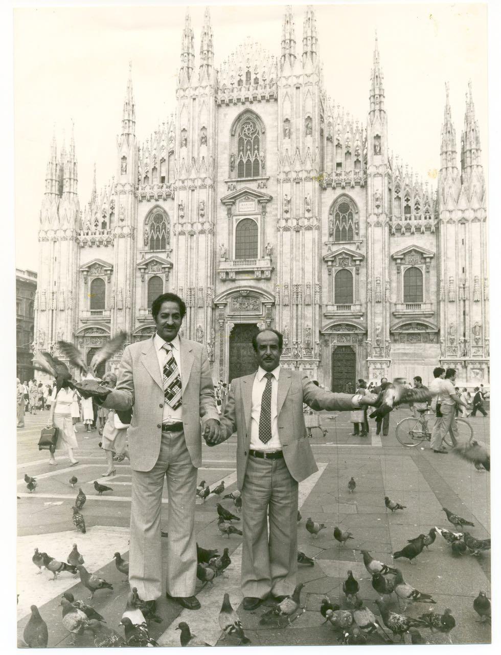 الوالد وصديق العمر عبدالله بن عبدالعزيز الشهيل من امام كاتدرائية دومو في ميلان عام 1974/7/7
